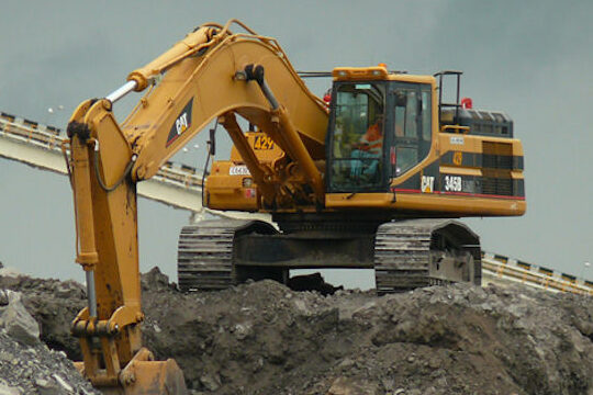 Salmon Earthmoving - 345B Cropped